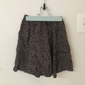 Brandy melville floral skirt! small